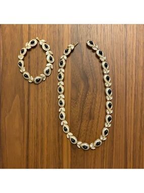 𝅺EXQUISITE Black and Gold Jewelry